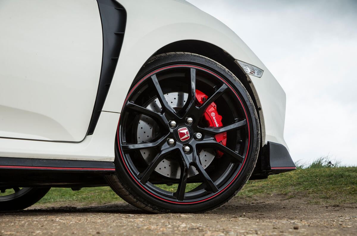 Seat Leon Cupra R vs Honda Civic Type R