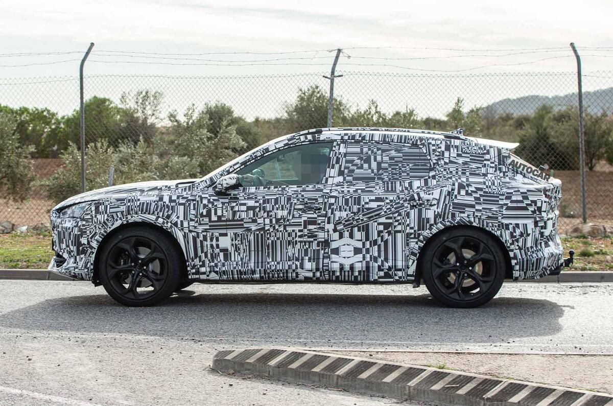 Cupra Formentor spyshots side