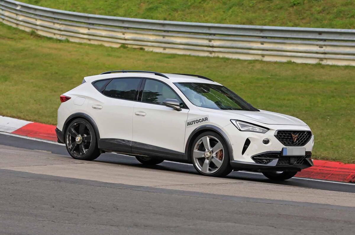 Cupra Formentor five-cylinder prototype side front Cupra Formentor five-cylinder prototype side front