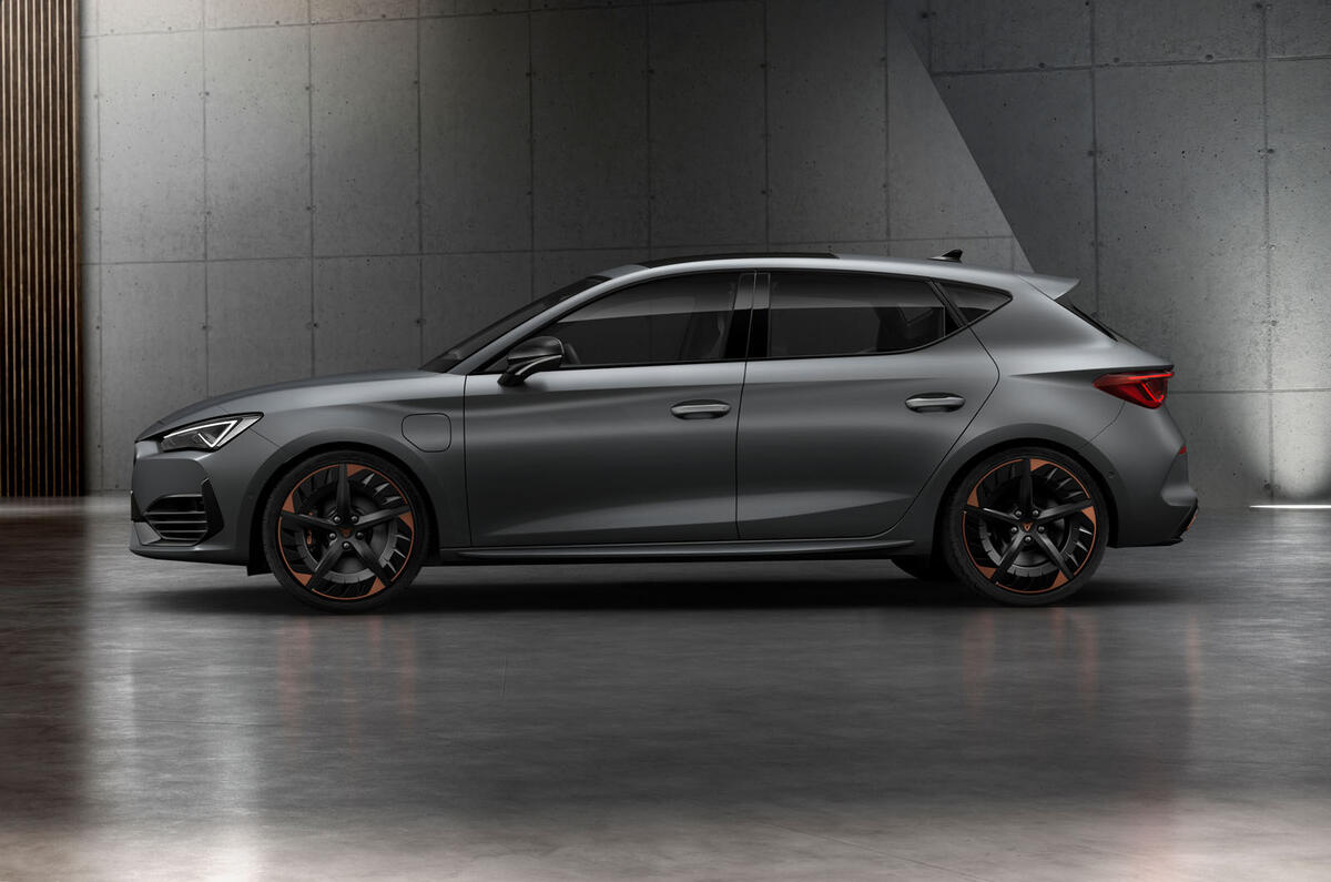 Cupra Leon eHybrid hatch official press images - side Cupra Leon eHybrid hatch official press images - side
