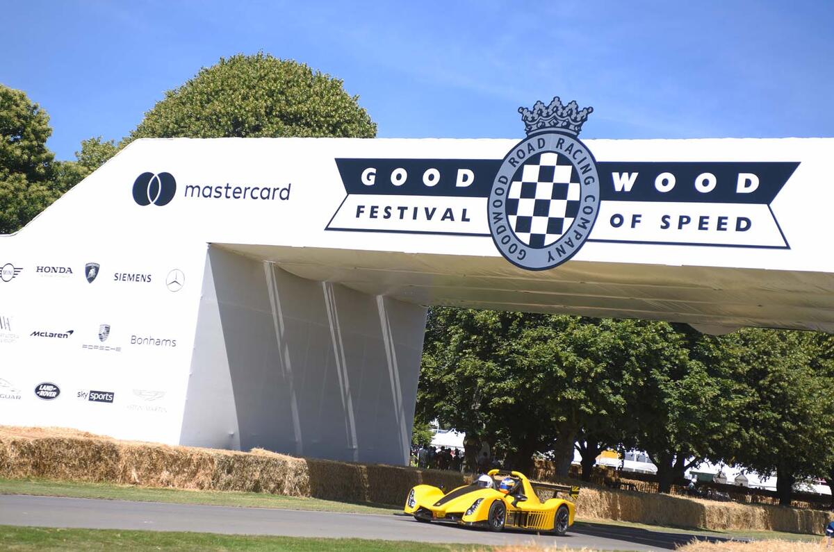 Autocar rides in the Radical Rapture