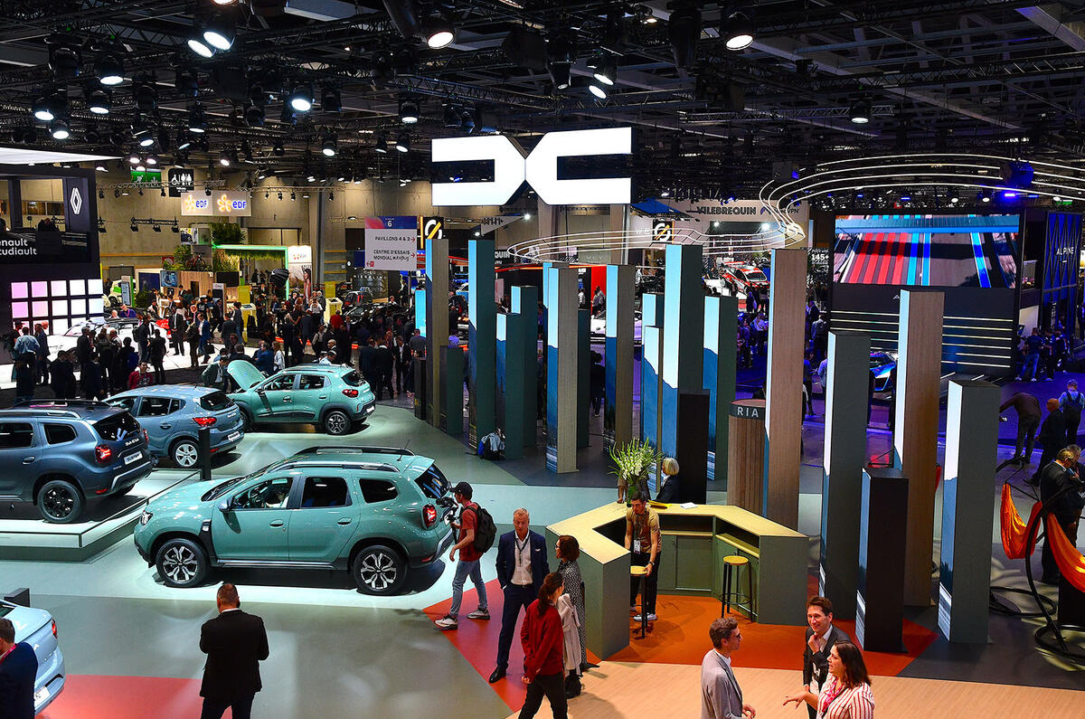 dacia branding paris motor show 01 