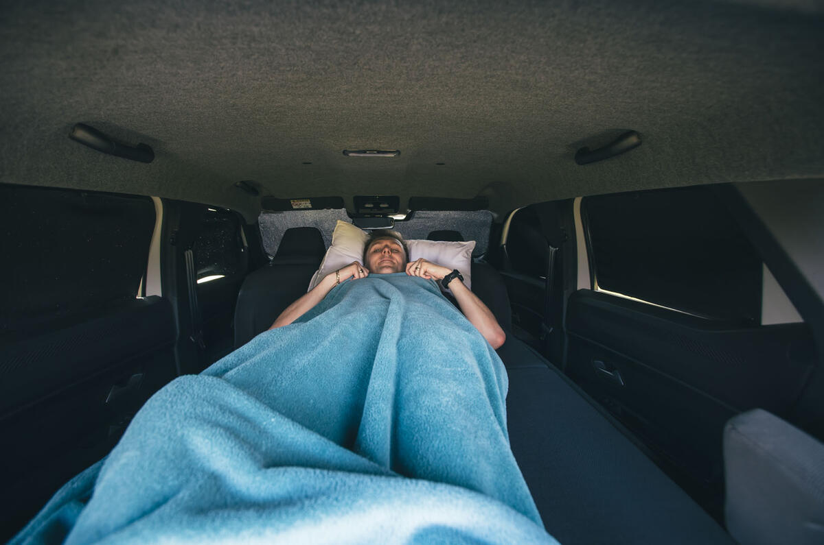 dacia duster sleep pack 2025 jh 39