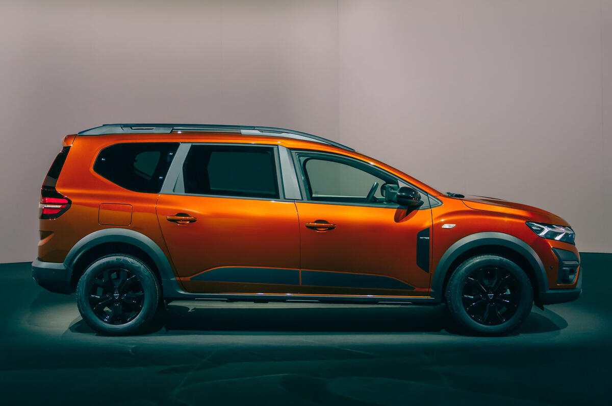 dacia jogger 699