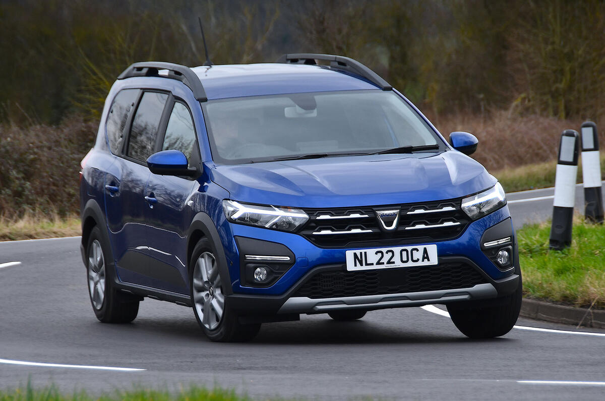 Dacia Jogger front three quarter