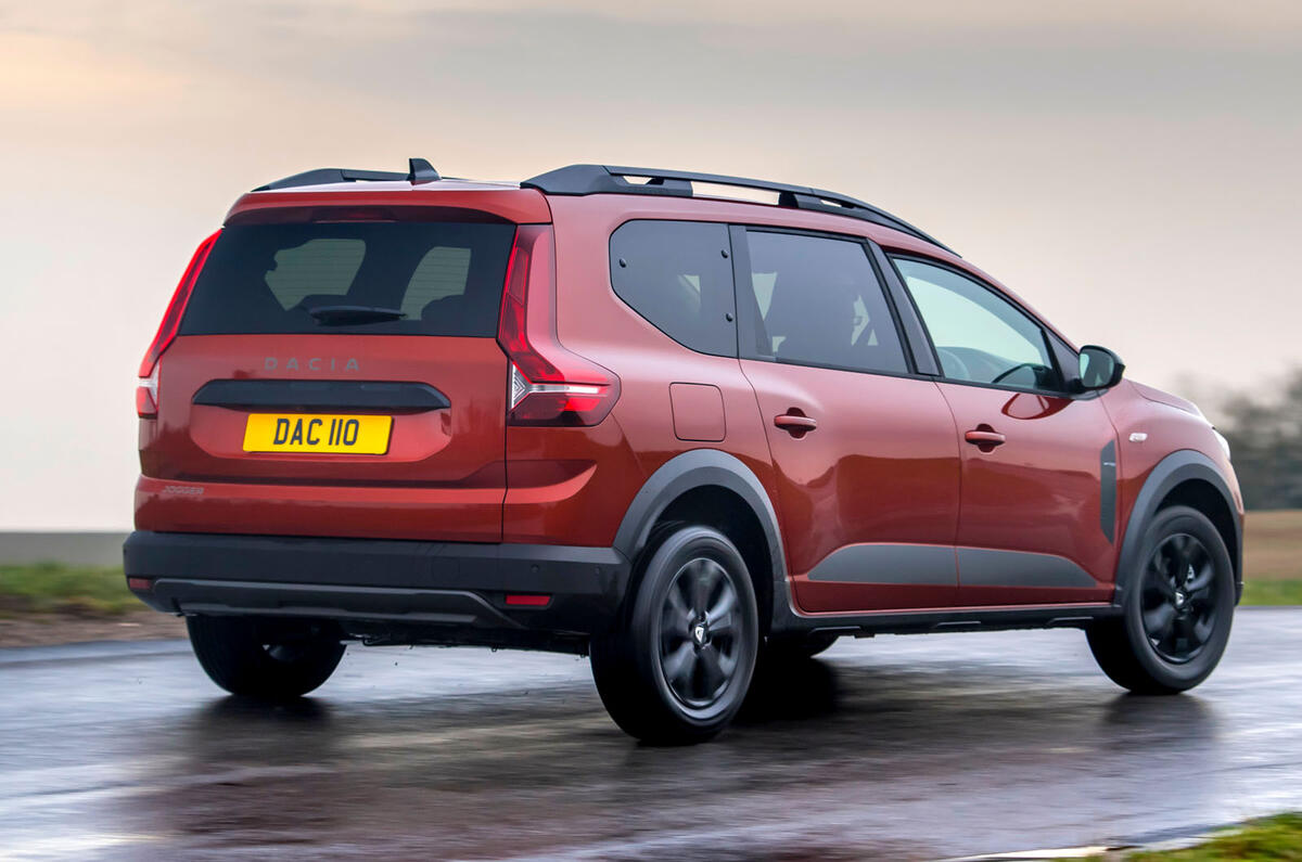 Dacia Jogger rear driving Dacia Jogger rear driving