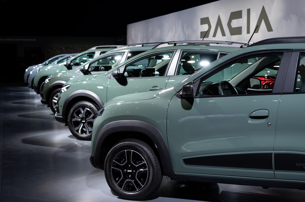 Dacia lineup side Dacia lineup side