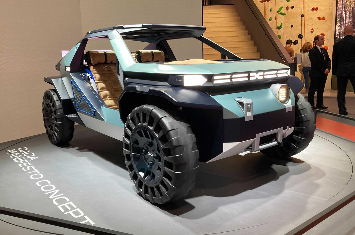 Dacia Manifesto 2022 front quarter Paris motor show Dacia Manifesto 2022 front quarter Paris motor show