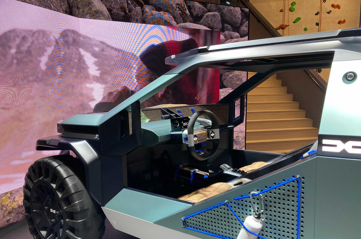 Dacia Manifesto 2022 interior Paris motor show Dacia Manifesto 2022 interior Paris motor show