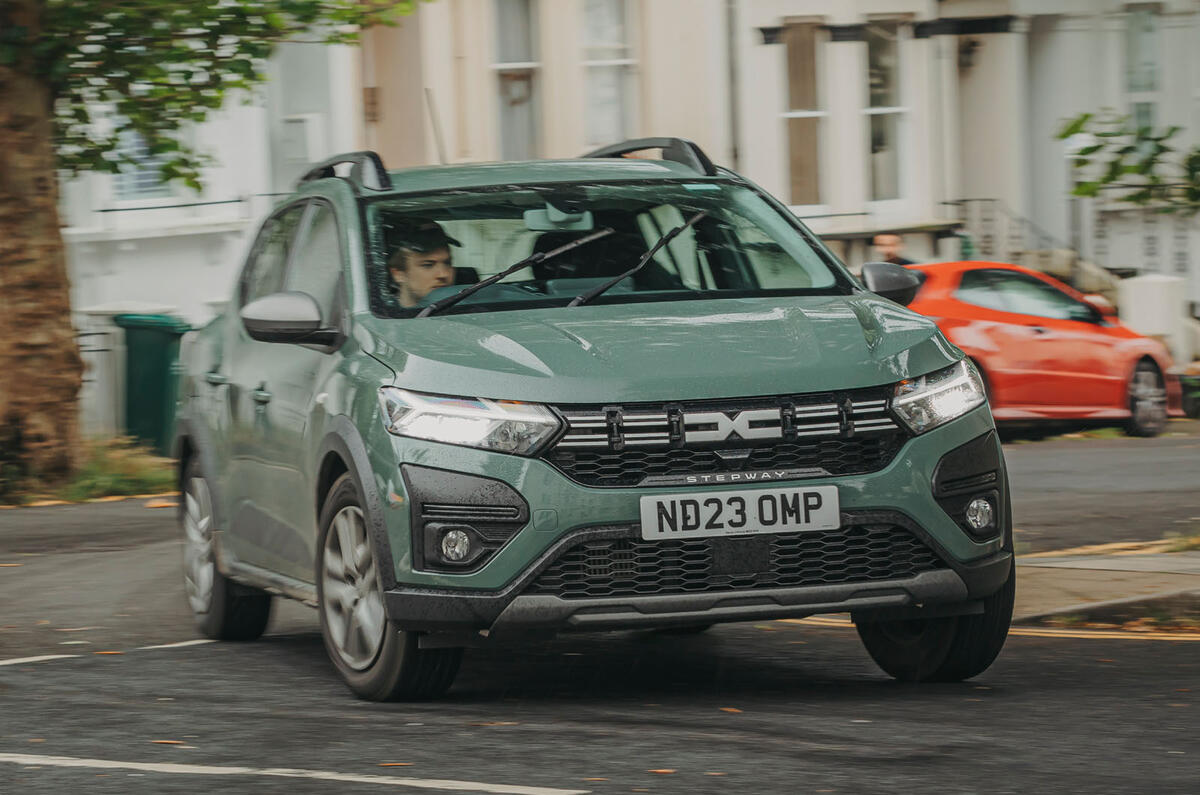 Dacia Sandero Stepway front cornering