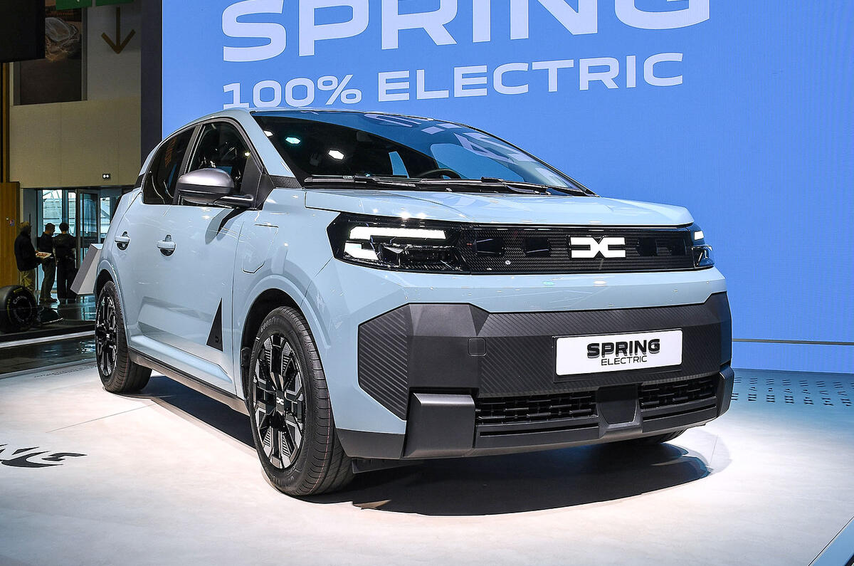Dacia Spring 182