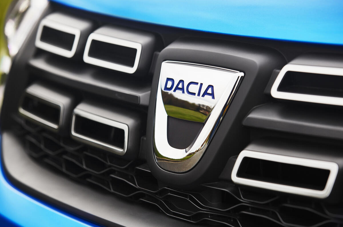 2017 Dacia Logan MCV Stepway revealed