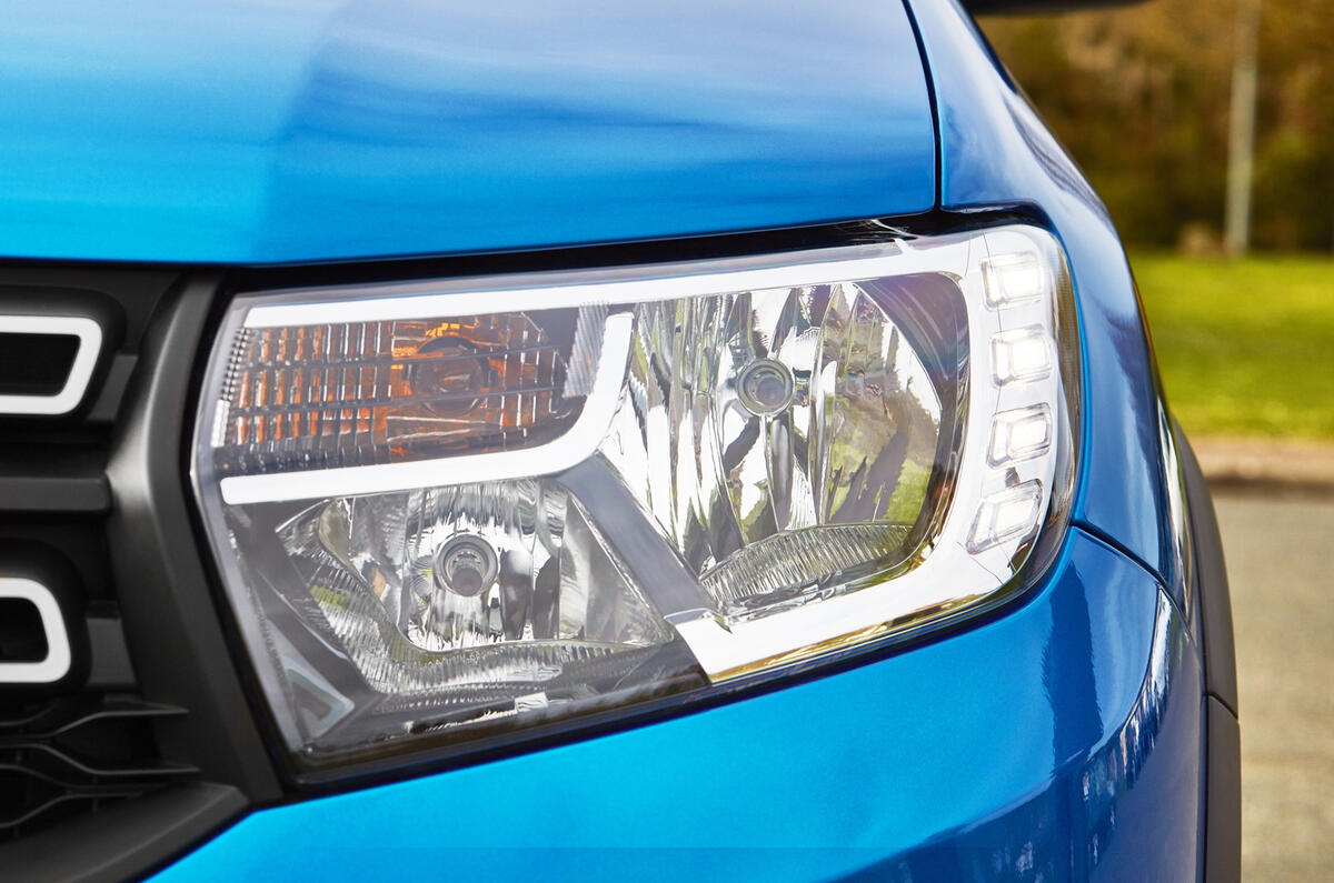 2017 Dacia Logan MCV Stepway revealed