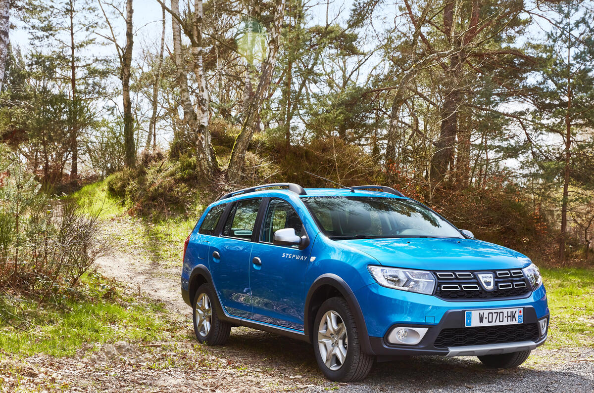 2017 Dacia Logan MCV Stepway revealed