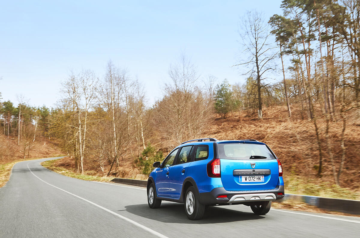 2017 Dacia Logan MCV Stepway revealed