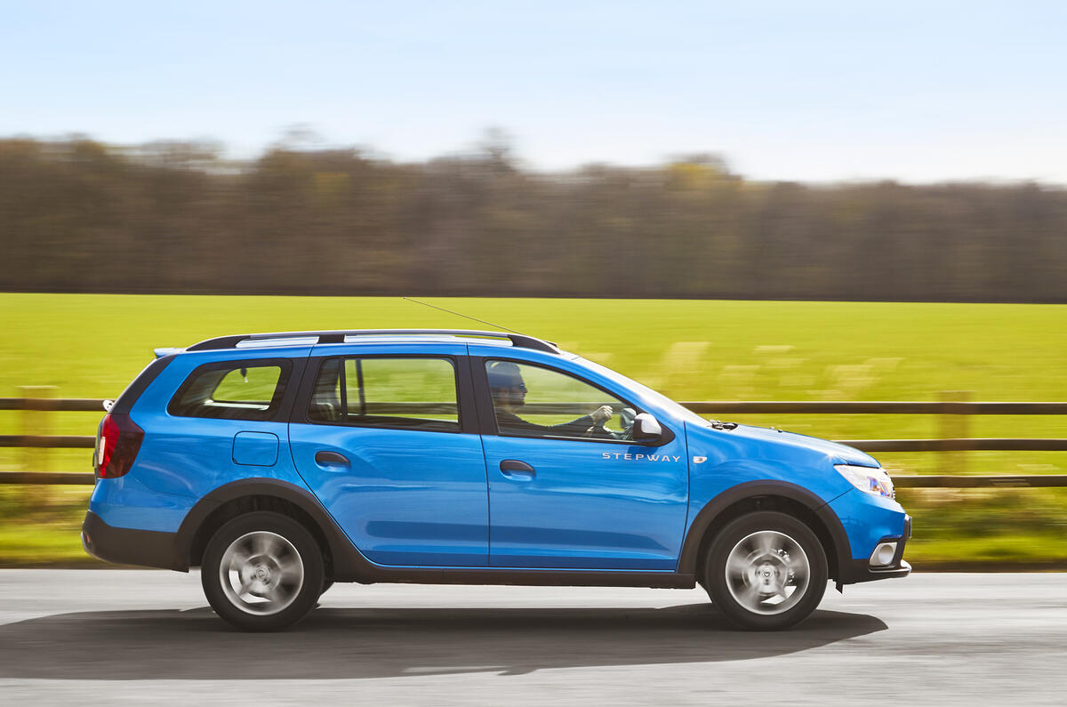 2017 Dacia Logan MCV Stepway revealed