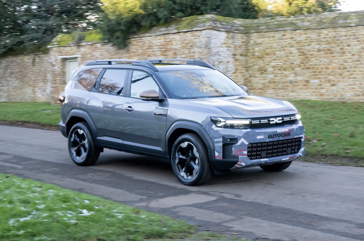 Dacia Bigster testing on UK roads   front:side Dacia Bigster testing on UK roads   front:side