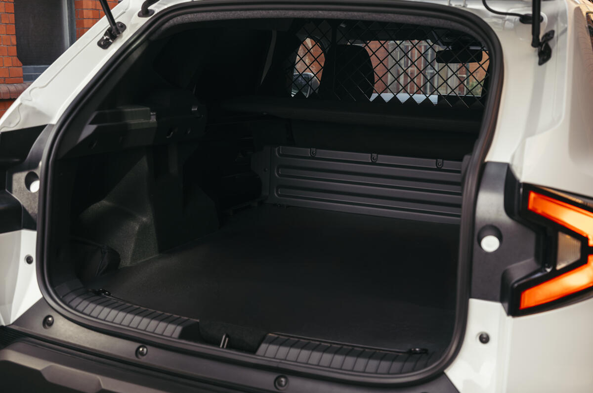 Dacia Duster Cargo Rear Space Dacia Duster Cargo Rear Space