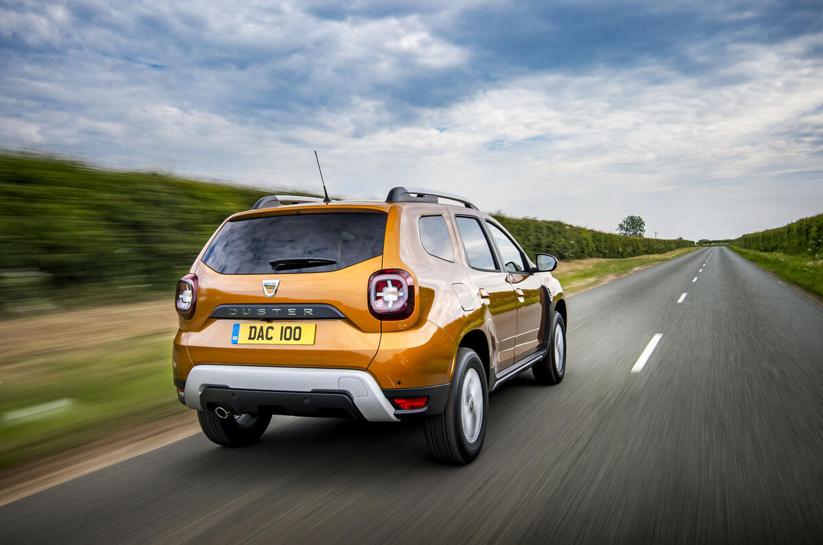 Dacia Duster Comfort TCe 100 4x2 driving - rear