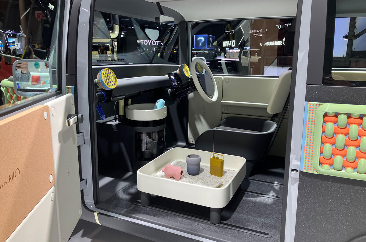 Daihatsu me Mo concept Tokyo motor show 2023 interior Daihatsu me Mo concept Tokyo motor show 2023 interior