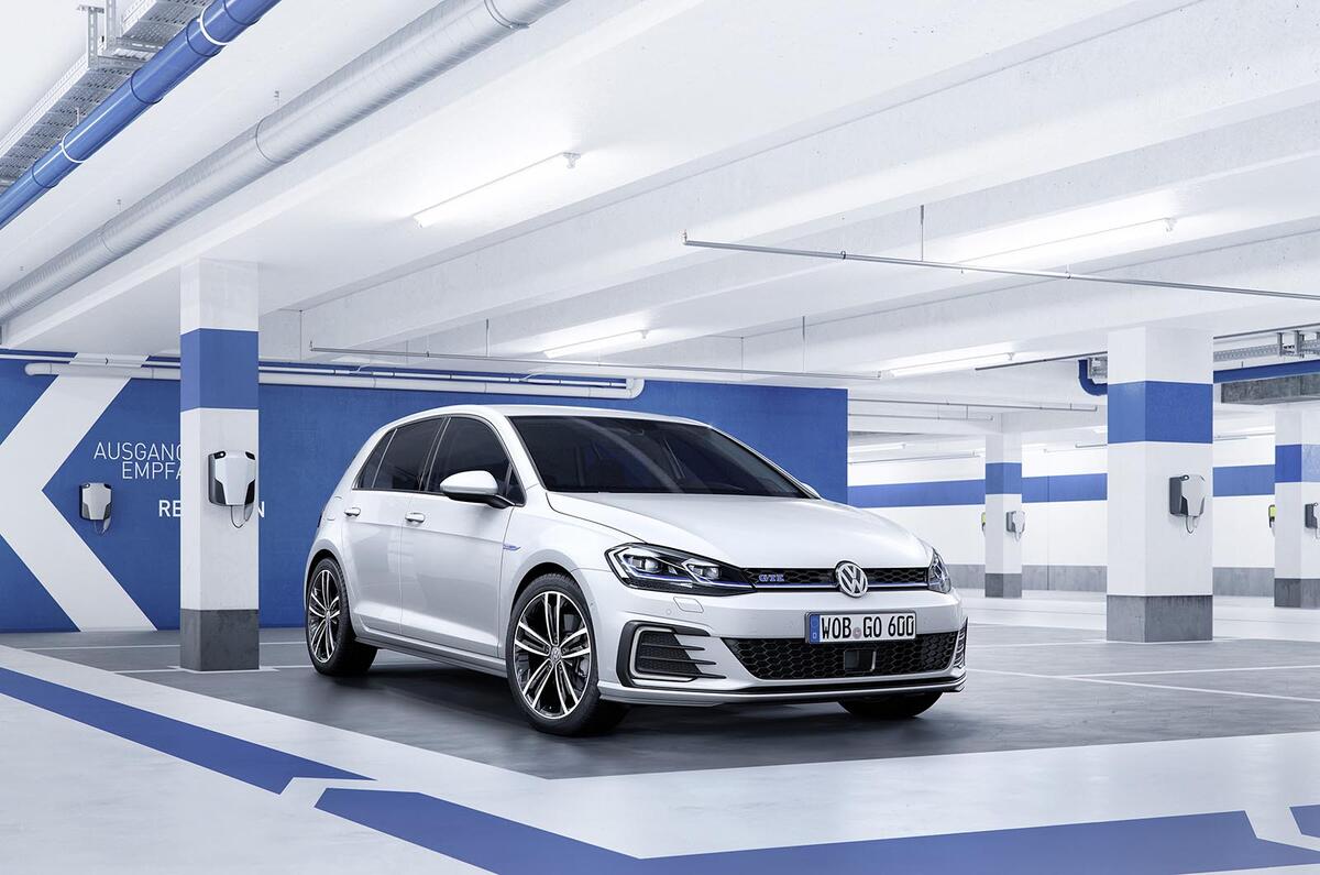 2017 Volkswagen Golf facelift revealed