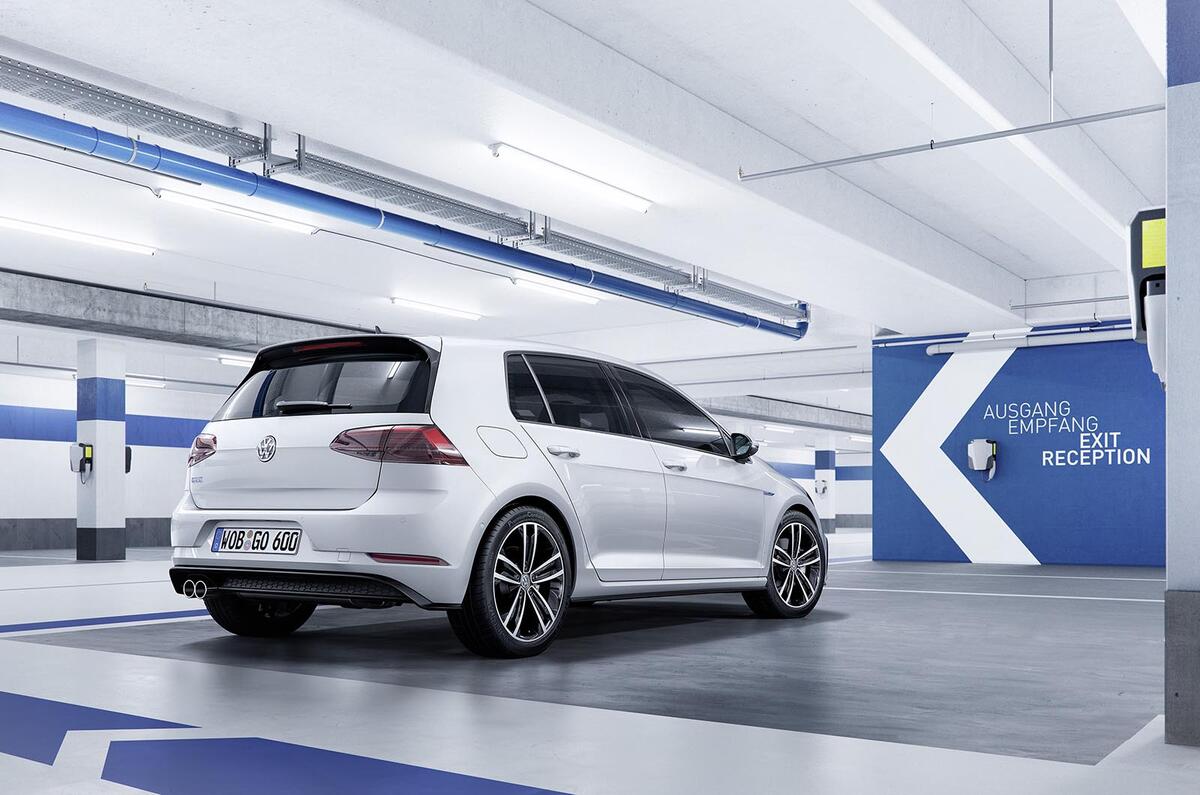 2017 Volkswagen Golf facelift revealed