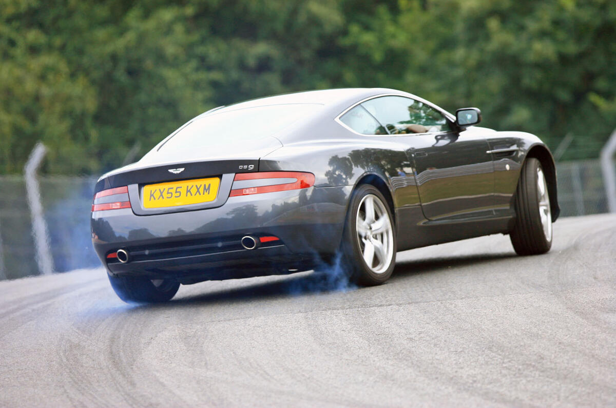 Aston Martin DB9