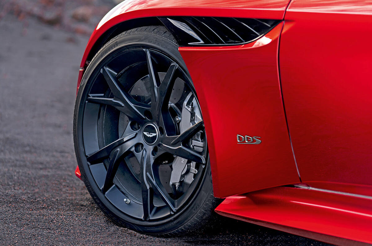 Aston Martin DBS Superleggera