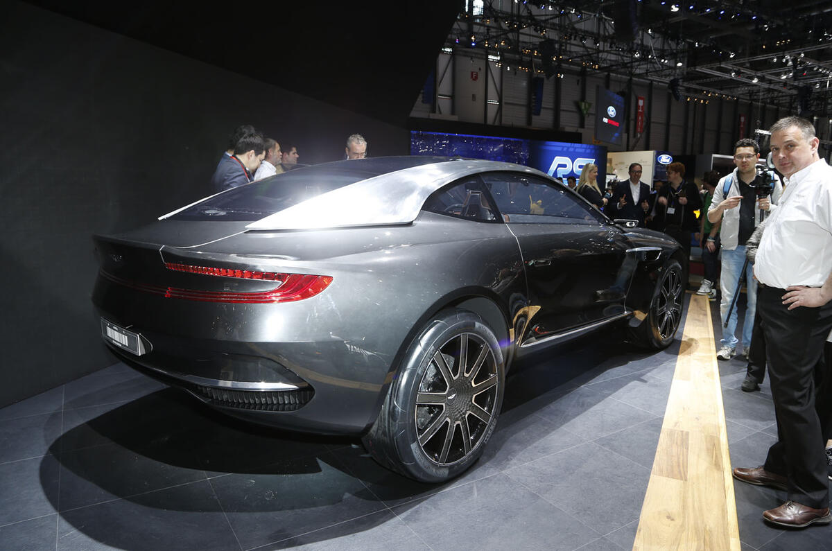 Aston Martin DBX