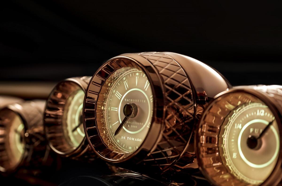 De Tomaso P72 instruments