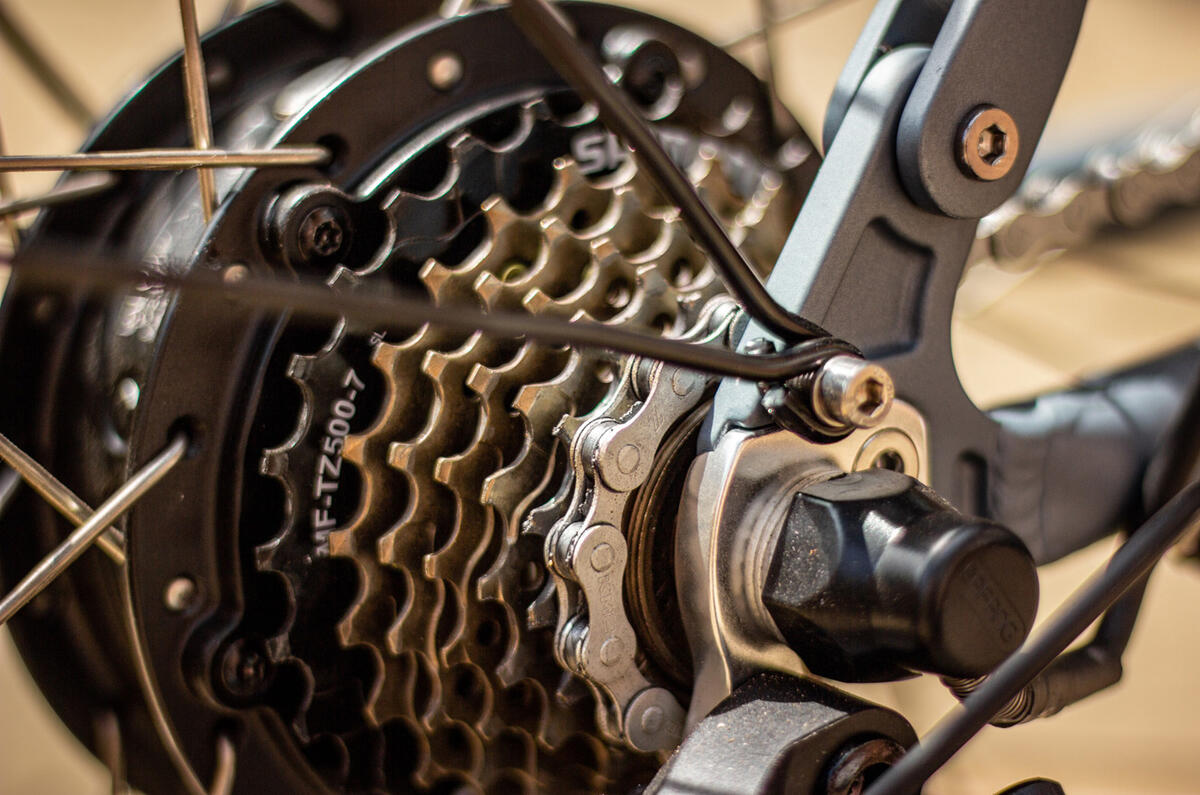 Shimano TZ 600 7-speed groupset ensures smooth and easy running - electric assistance is available for up to 56 miles  Shimano TZ 600 7-speed groupset ensures smooth and easy running - electric assistance is available for up to 56 miles