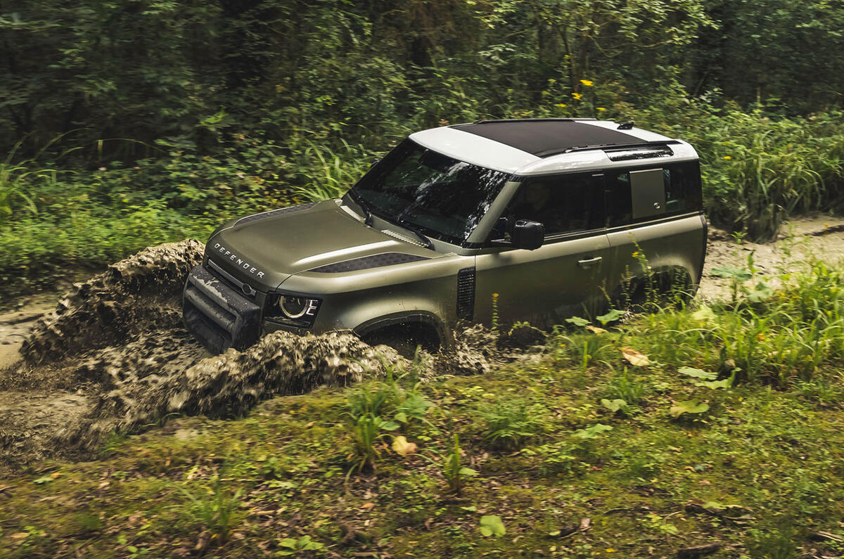 2020 Land Rover Defender reveal - off-roading side