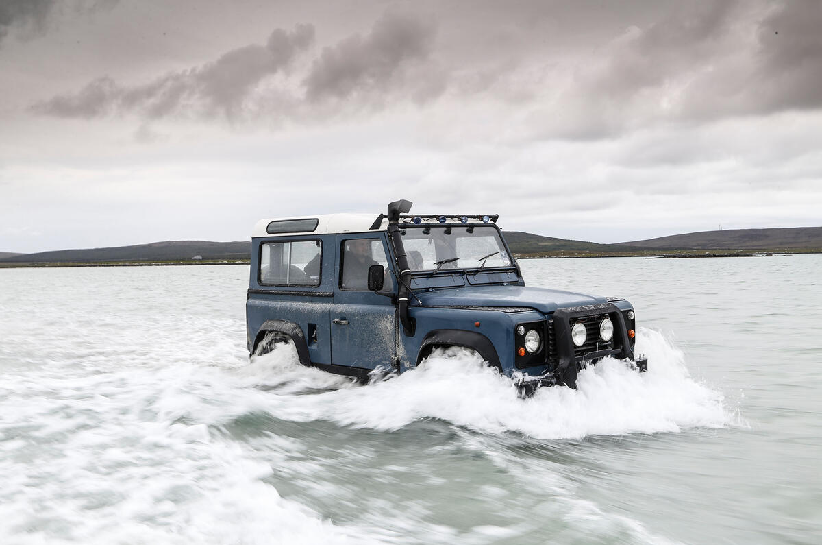 Land Rover Defender