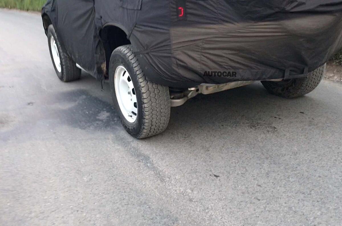 Land Rover Defender Utility spyshots