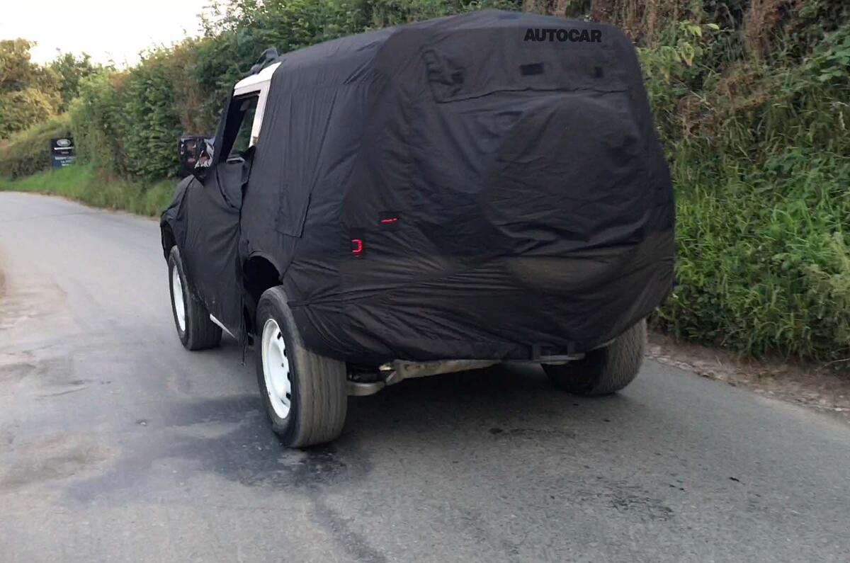 Land Rover Defender Utility spyshots