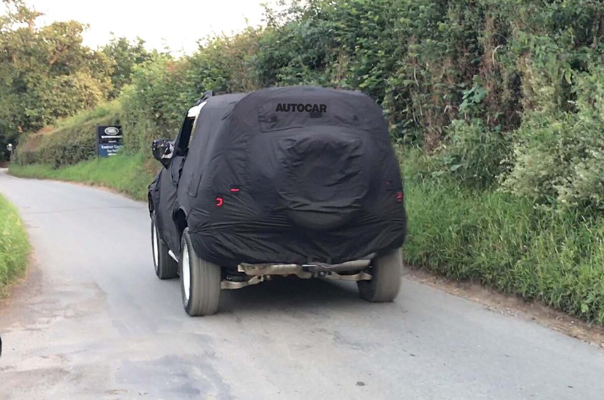Land Rover Defender Utility spyshots