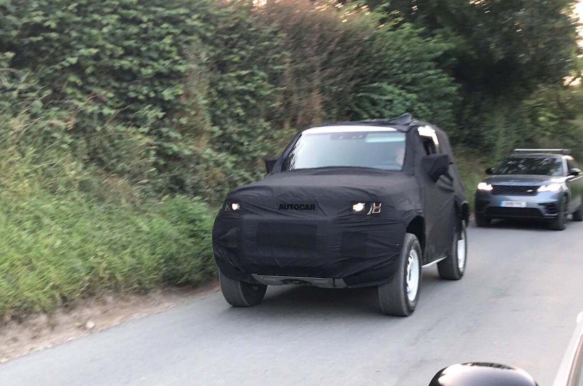 Land Rover Defender Utility spyshots