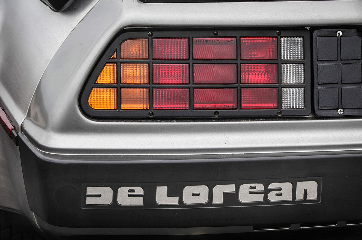 DeLorean DMC-12 DeLorean DMC-12