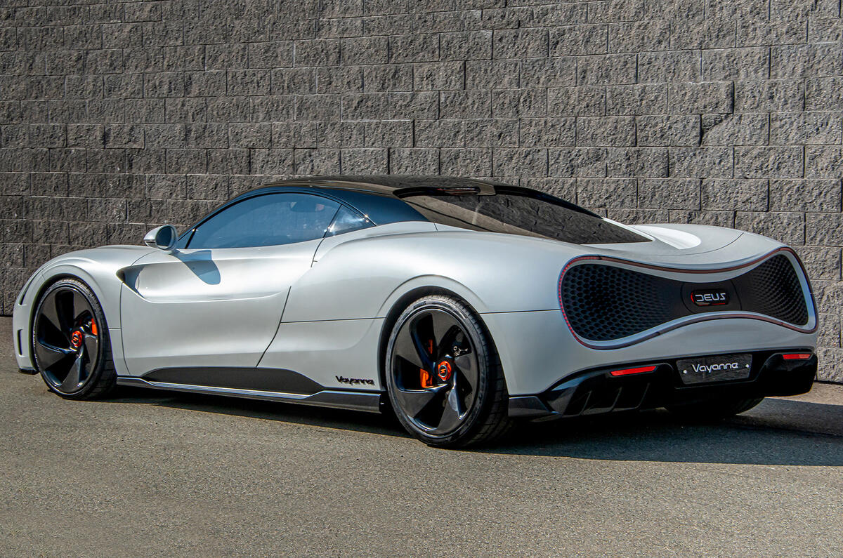 DEUS Vayanne rear 3 4 DEUS Vayanne rear 3 4