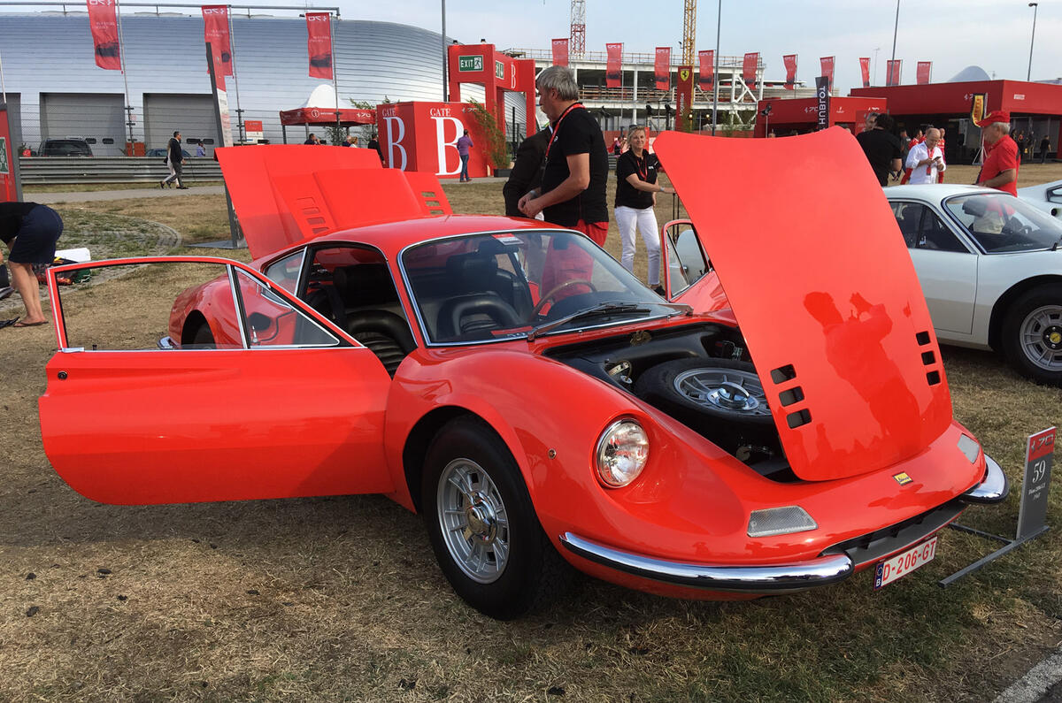 FERRARI DINO