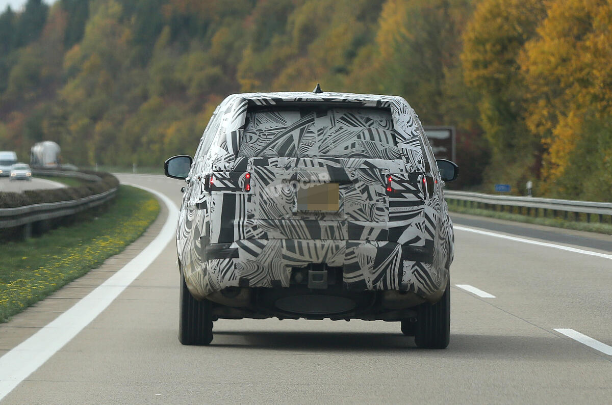 Land Rover Discovery spy pictures
