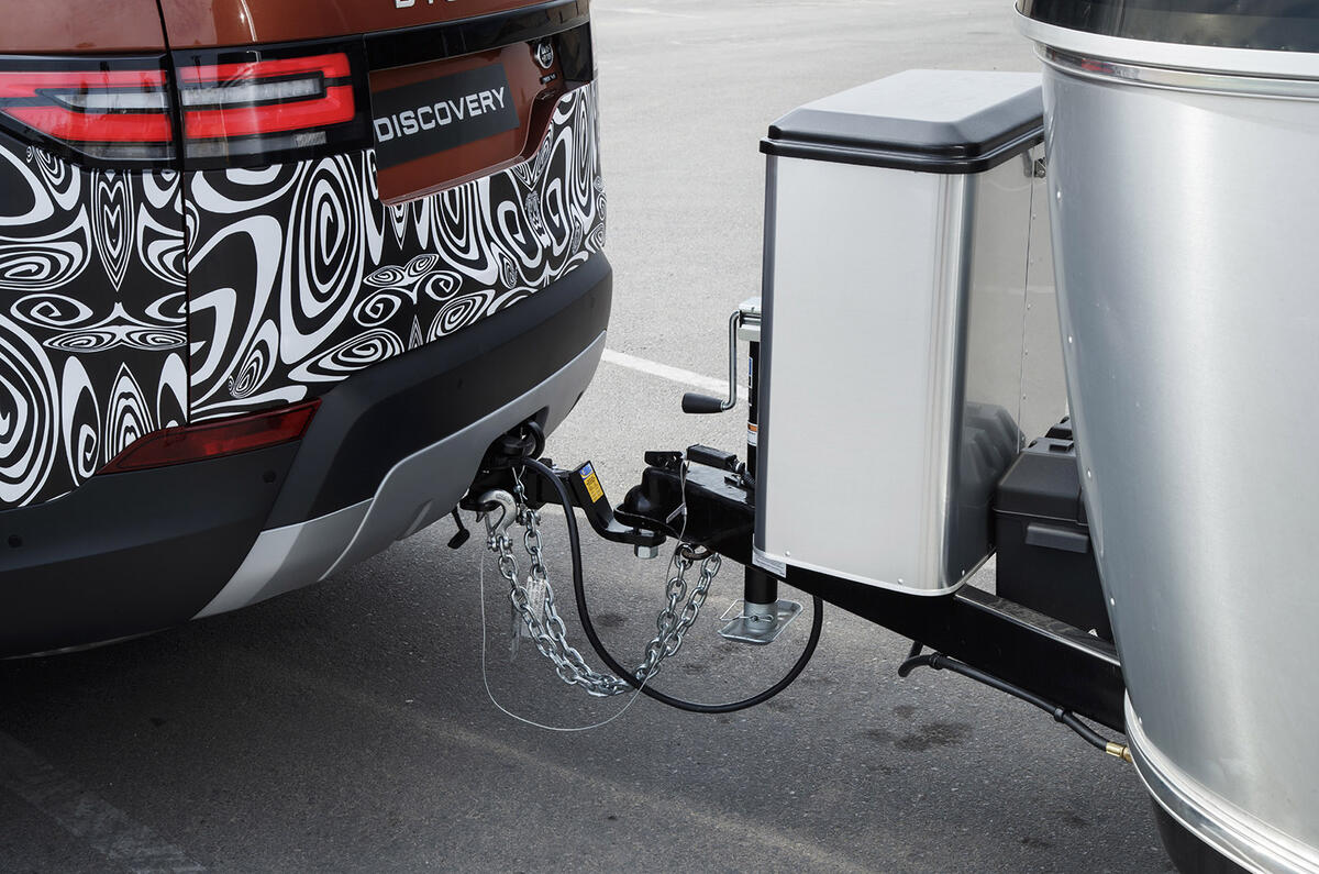 first test - land rover discovery’s new trailer parking