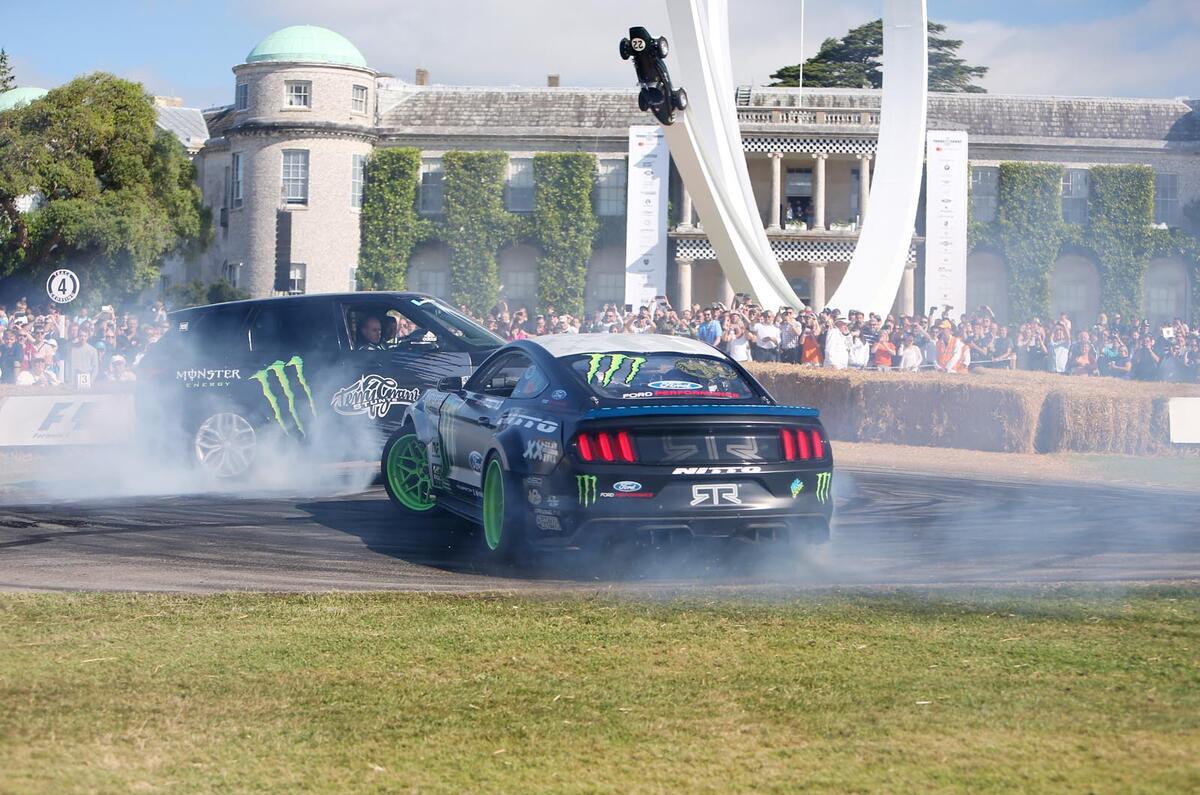 MONSTER DRIFTING