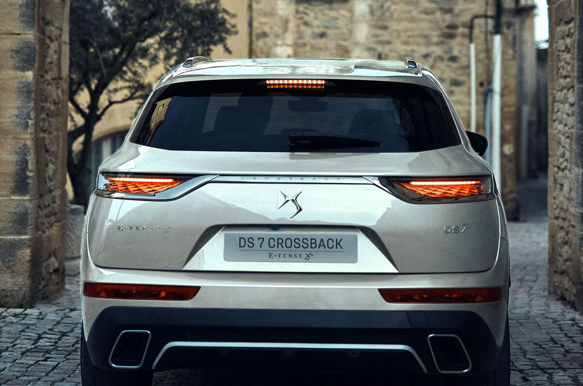 DS 7 Crossback E-Tense revealed as Volvo XC60 T8 rival