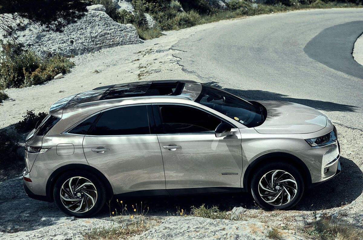 DS 7 Crossback E-Tense revealed as Volvo XC60 T8 rival