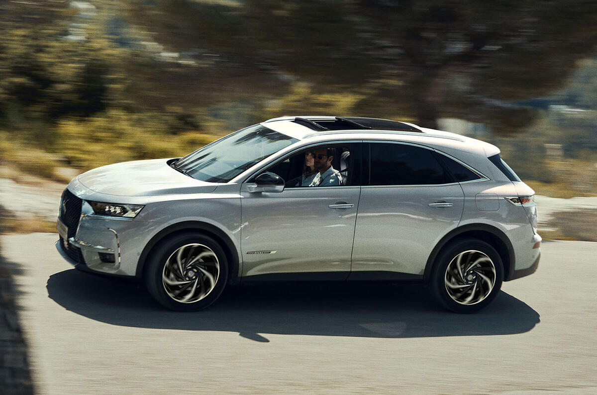 DS 7 Crossback E-Tense revealed as Volvo XC60 T8 rival