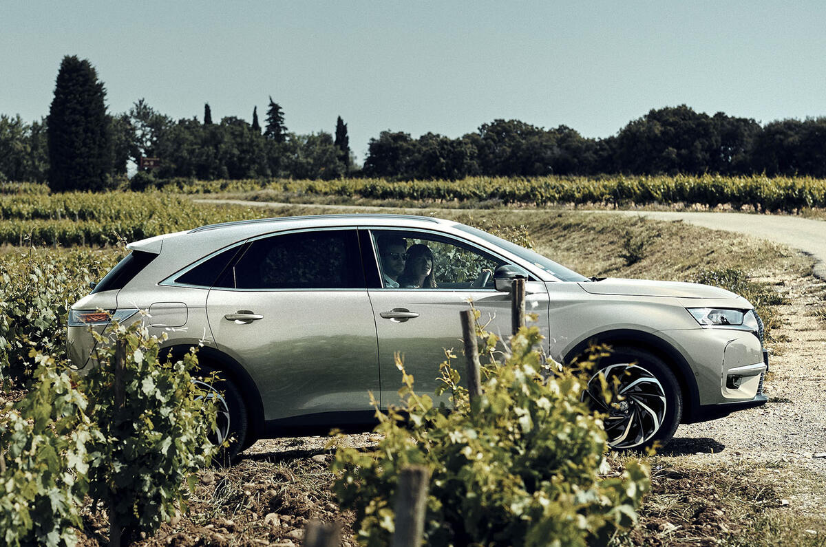 DS 7 Crossback E-Tense revealed as Volvo XC60 T8 rival