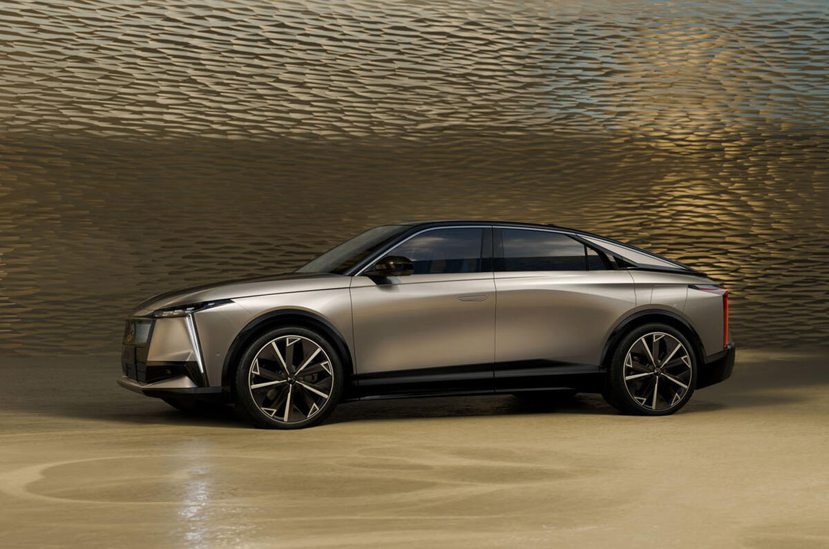 DS No 8   nearside DS No 8   nearside