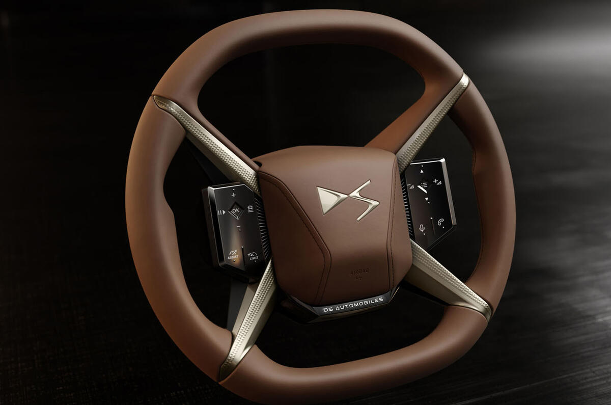 DS No 8   steering wheel DS No 8   steering wheel