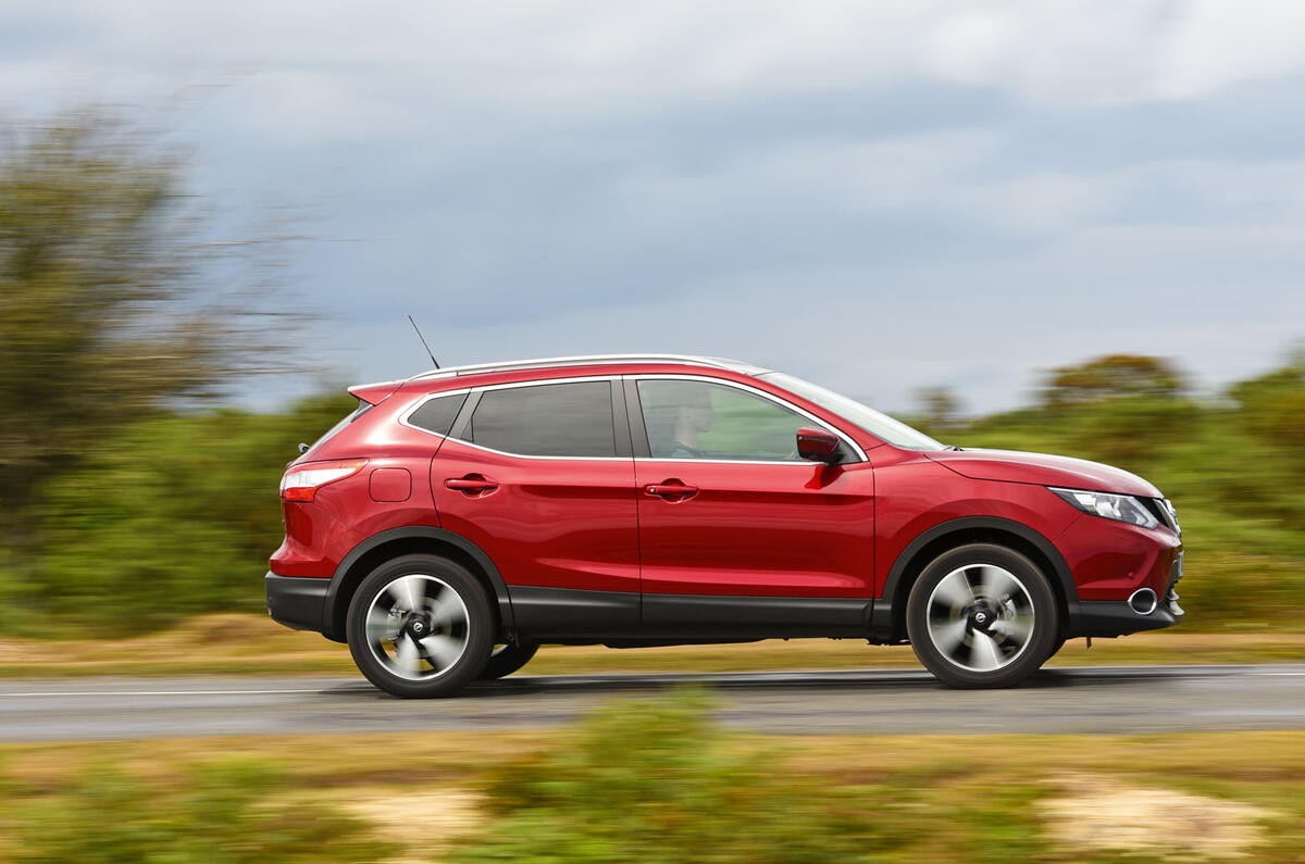 2016 Nissan Qashqai driving - side